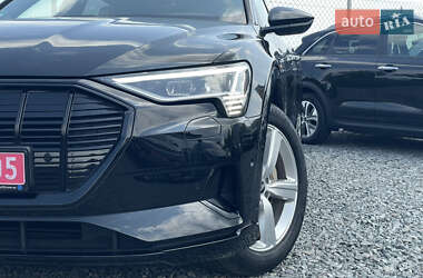 Внедорожник / Кроссовер Audi e-tron 2021 в 