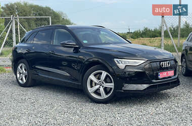 Внедорожник / Кроссовер Audi e-tron 2021 в 