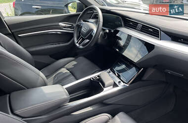 Внедорожник / Кроссовер Audi e-tron 2021 в 