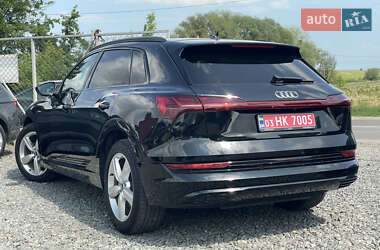 Внедорожник / Кроссовер Audi e-tron 2021 в 