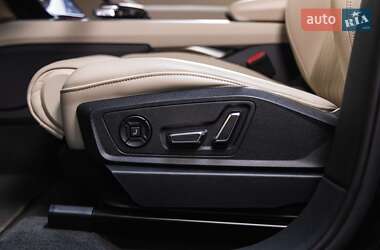 Позашляховик / Кросовер Audi e-tron 2019 в 