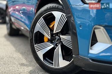 Внедорожник / Кроссовер Audi e-tron 2019 в 