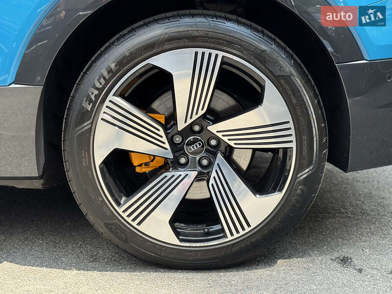 Позашляховик / Кросовер Audi e-tron 2019 в Києві
