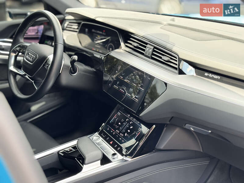 Позашляховик / Кросовер Audi e-tron 2019 в Києві