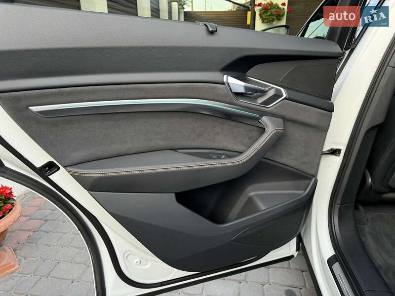 Внедорожник / Кроссовер Audi e-tron 2022 в Луцке