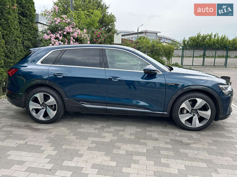 Позашляховик / Кросовер Audi e-tron 2022 в Києві