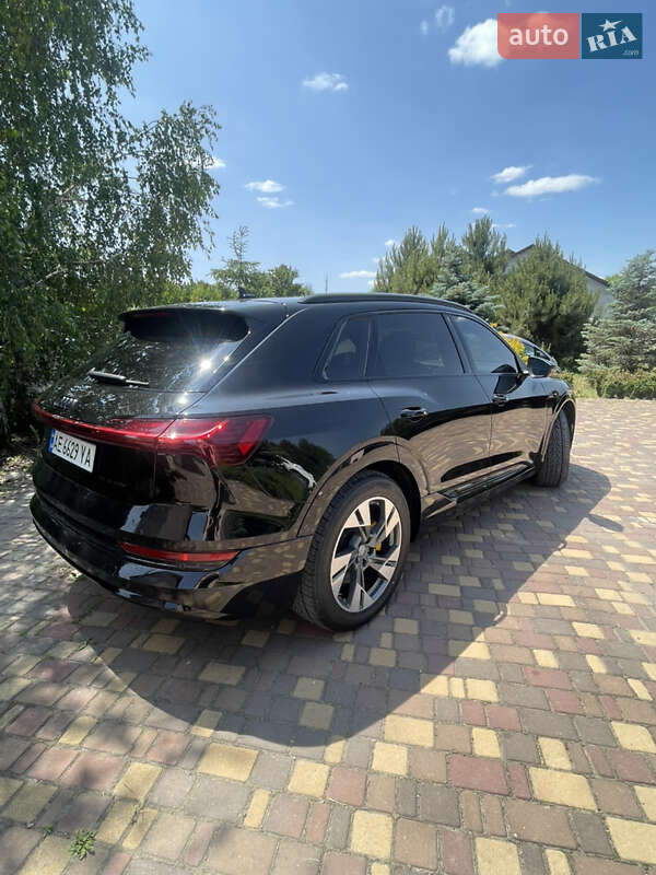 Внедорожник / Кроссовер Audi e-tron 2020 в Днепре
