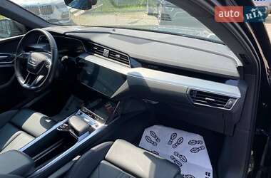 Внедорожник / Кроссовер Audi e-tron 2021 в 