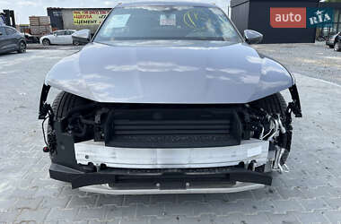 Внедорожник / Кроссовер Audi e-tron 2022 в 