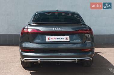 Внедорожник / Кроссовер Audi e-tron 2020 в 