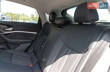 Внедорожник / Кроссовер Audi e-tron 2020 в 