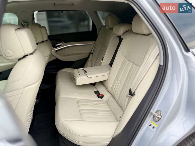 Внедорожник / Кроссовер Audi e-tron 2019 в Харькове