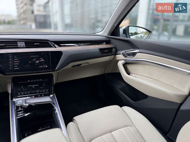 Внедорожник / Кроссовер Audi e-tron 2019 в Харькове