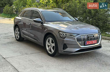Внедорожник / Кроссовер Audi e-tron 2019 в 