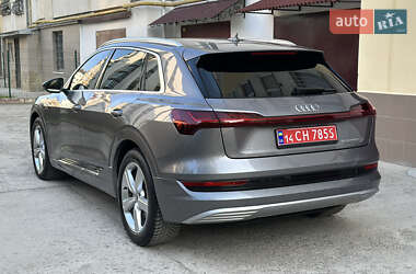 Внедорожник / Кроссовер Audi e-tron 2019 в 