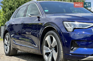 Внедорожник / Кроссовер Audi e-tron 2021 в 