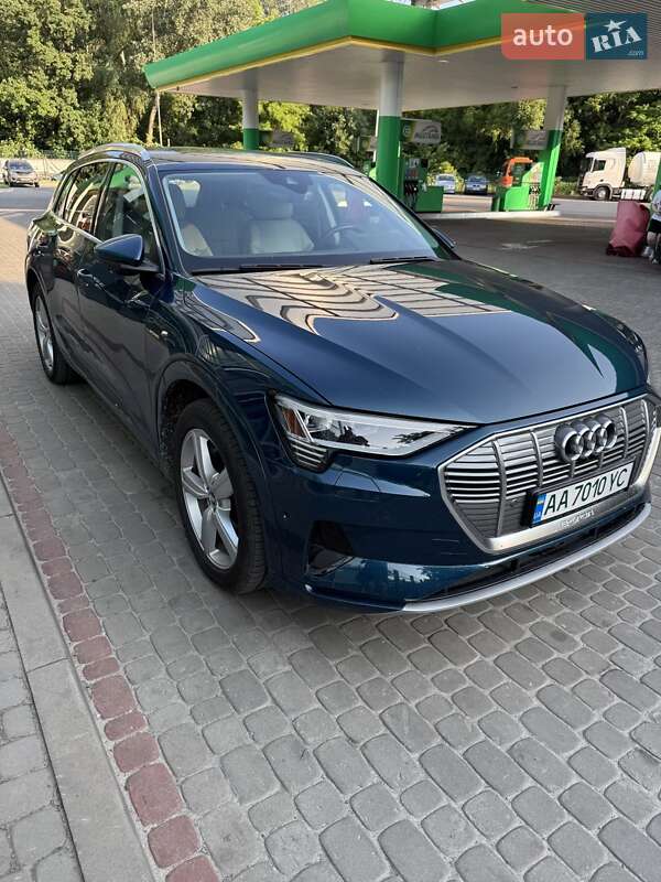 Позашляховик / Кросовер Audi e-tron 2019 в Києві