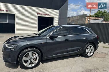 Внедорожник / Кроссовер Audi e-tron 2019 в 