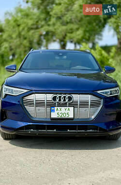 Внедорожник / Кроссовер Audi e-tron 2021 в 