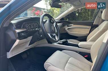 Внедорожник / Кроссовер Audi e-tron 2019 в 