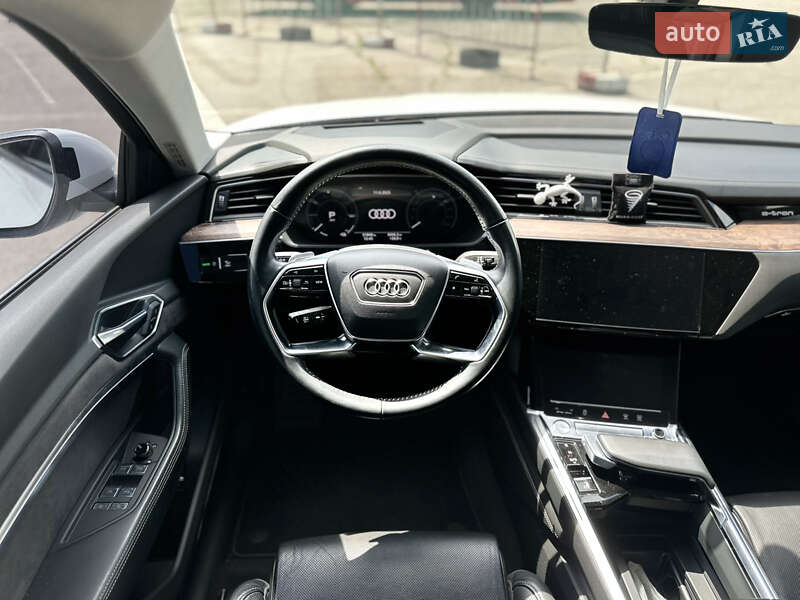 Внедорожник / Кроссовер Audi e-tron 2019 в Харькове фото 14 Внедорожник / Кроссовер Audi e-tron 2019 в Харькове