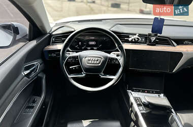 Внедорожник / Кроссовер Audi e-tron 2019 в 