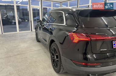 Внедорожник / Кроссовер Audi e-tron 2020 в 
