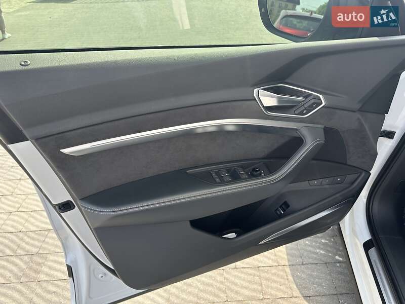 Внедорожник / Кроссовер Audi e-tron 2019 в Запорожье