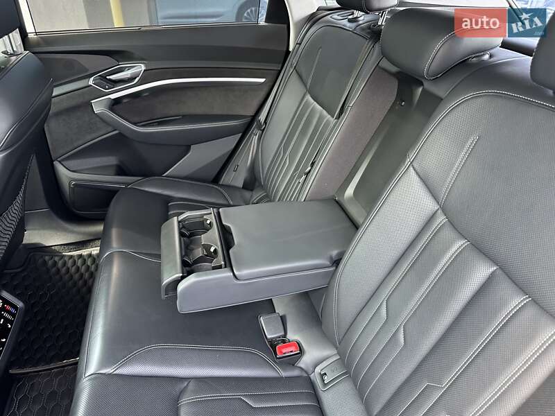 Внедорожник / Кроссовер Audi e-tron 2019 в Запорожье