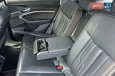 Внедорожник / Кроссовер Audi e-tron 2019 в 