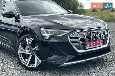 Внедорожник / Кроссовер Audi e-tron 2022 в 