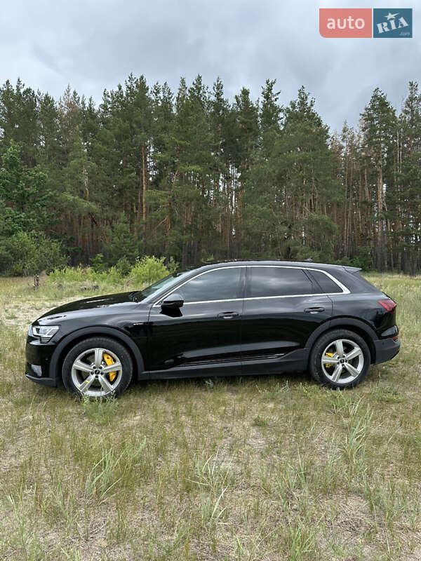 Позашляховик / Кросовер Audi e-tron 2022 в Харкові