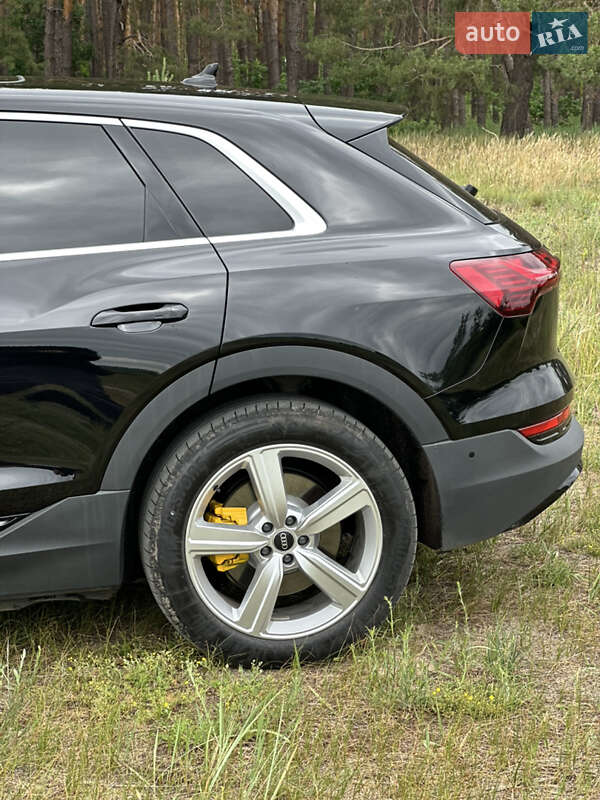 Позашляховик / Кросовер Audi e-tron 2022 в Харкові