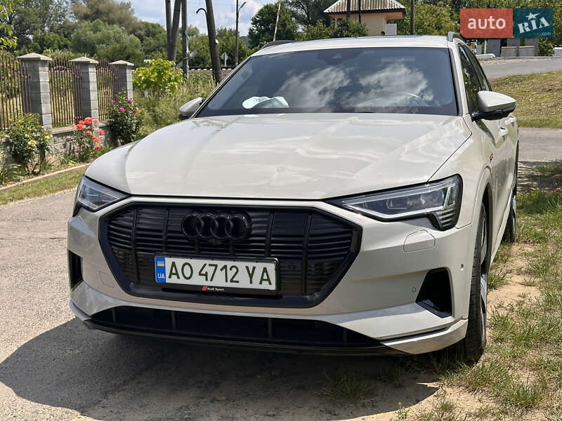 Audi e-tron 2021