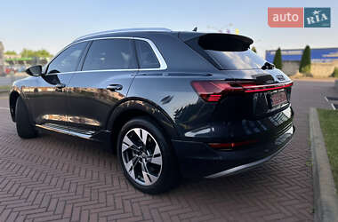 Внедорожник / Кроссовер Audi e-tron 2019 в 