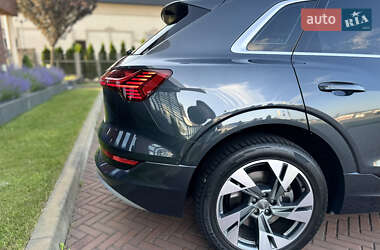 Внедорожник / Кроссовер Audi e-tron 2019 в 