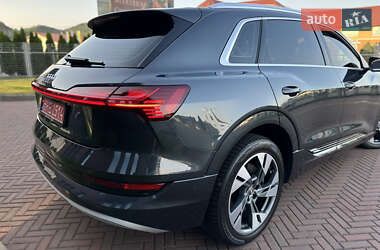 Внедорожник / Кроссовер Audi e-tron 2019 в 