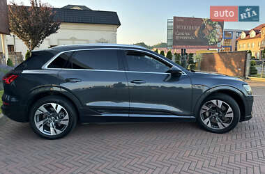 Внедорожник / Кроссовер Audi e-tron 2019 в 