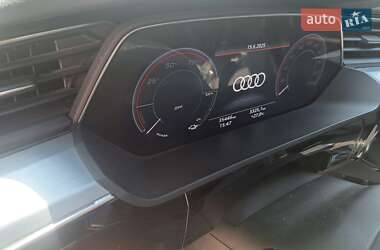 Внедорожник / Кроссовер Audi e-tron 2021 в 