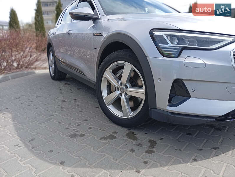Внедорожник / Кроссовер Audi e-tron 2019 в Житомире