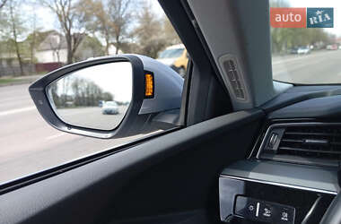 Внедорожник / Кроссовер Audi e-tron 2019 в 