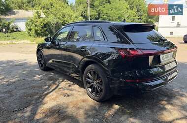 Внедорожник / Кроссовер Audi e-tron 2020 в 
