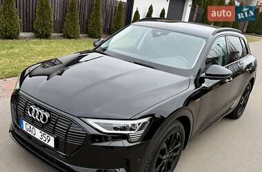 Внедорожник / Кроссовер Audi e-tron 2022 в 