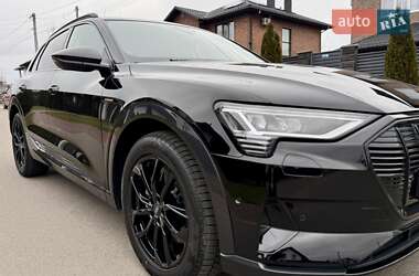 Внедорожник / Кроссовер Audi e-tron 2022 в 