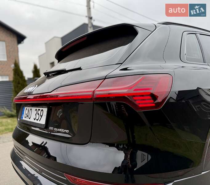 Позашляховик / Кросовер Audi e-tron 2022 в Києві