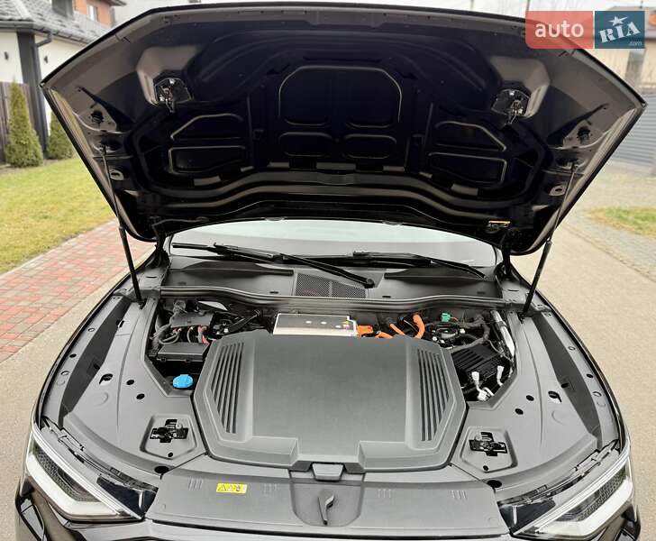 Позашляховик / Кросовер Audi e-tron 2022 в Києві