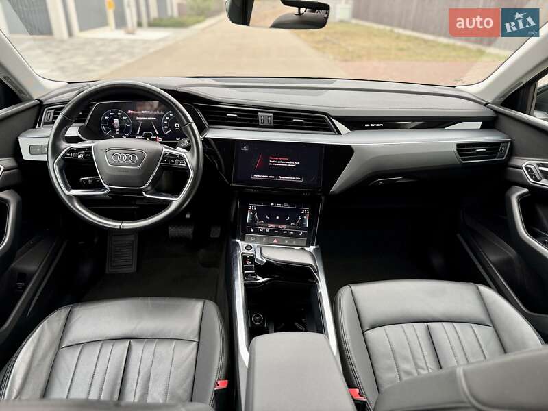 Позашляховик / Кросовер Audi e-tron 2022 в Києві