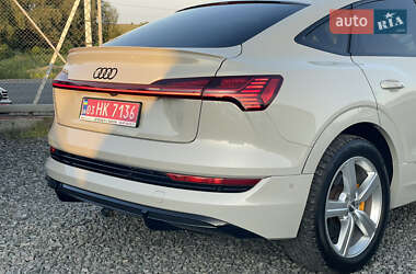 Внедорожник / Кроссовер Audi e-tron 2021 в 