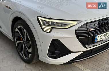 Внедорожник / Кроссовер Audi e-tron 2022 в 