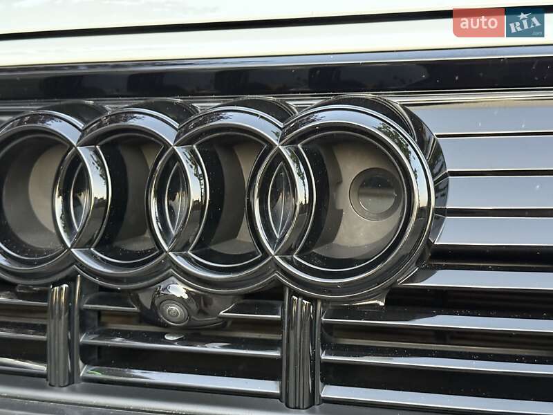 Внедорожник / Кроссовер Audi e-tron 2022 в Ужгороде